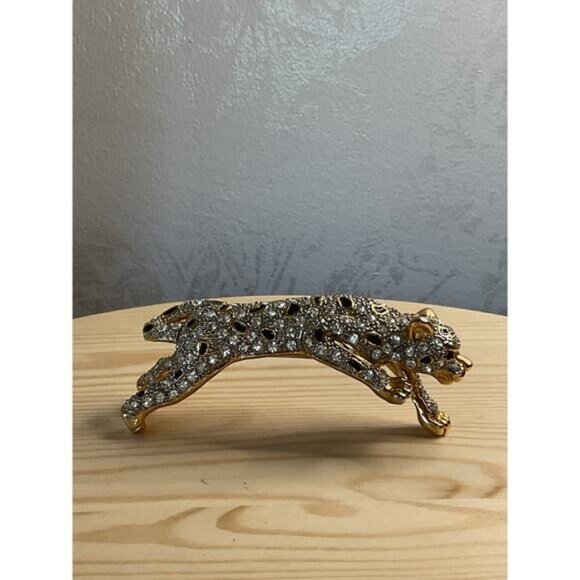 Elegant Gold & Rhinestone Encrusted Shoulder Leopard Brooch - Picture 2 of 7
